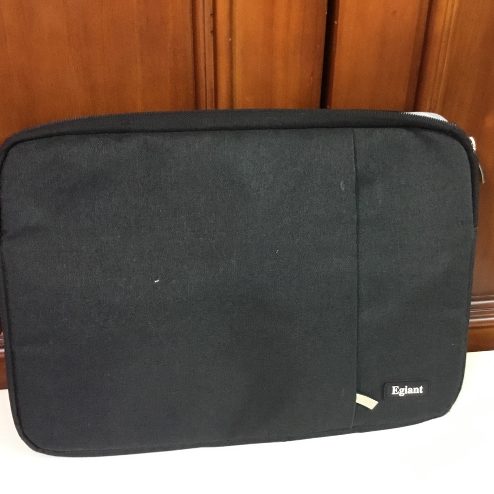 Egiant Carry All Solid Black Tablet Laptop Case Soft Gray Lining EUC 13 X 9.5 As